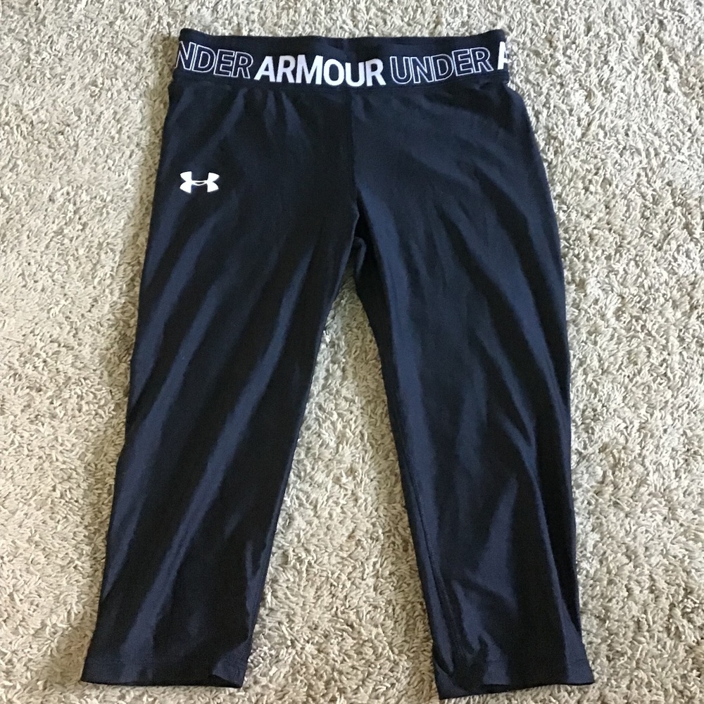 Under Armour womens capri black leggings